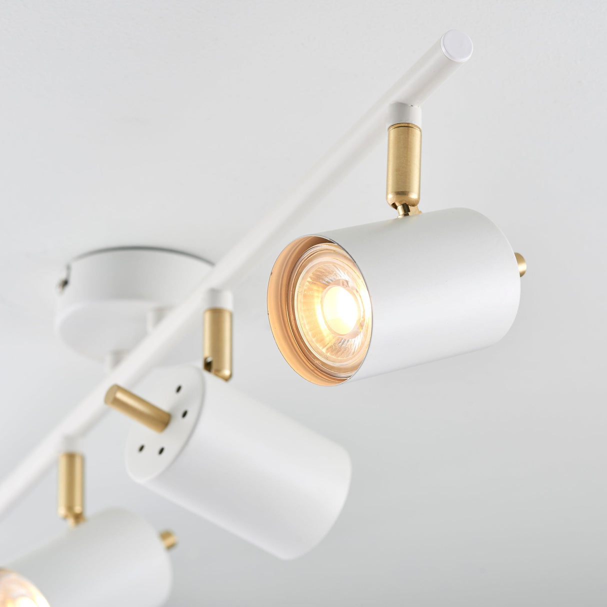 Endon Lighting - 59933 - Endon Lighting 59933 Gull Indoor Spot Light Matt white paint & satin brass plate Non-dimmable