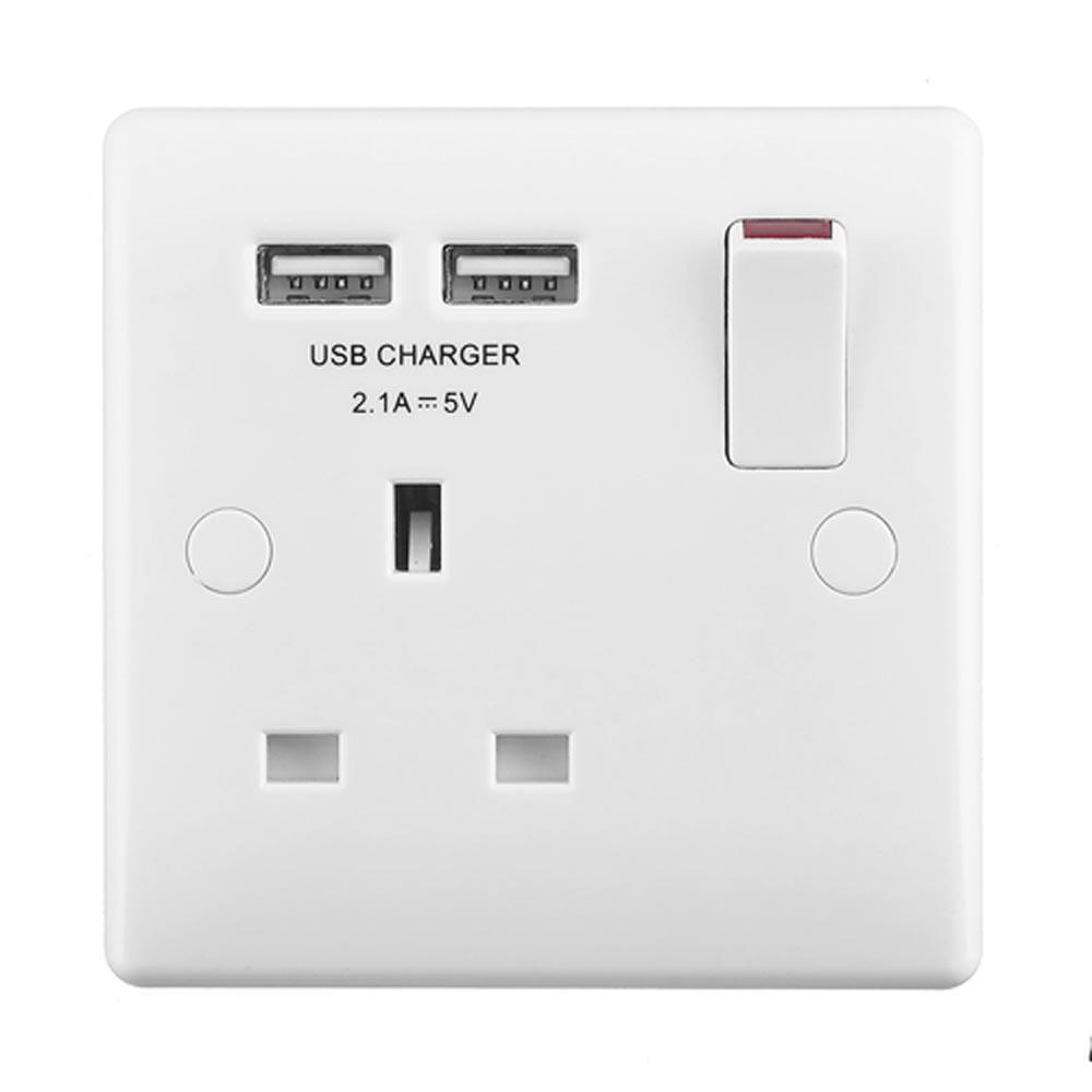 BG - FL-CP-821U2-01 BGE - BG BG Nexus Moulded White Round Edge 13A 1 Gang Switched Socket With 2 X USB ports